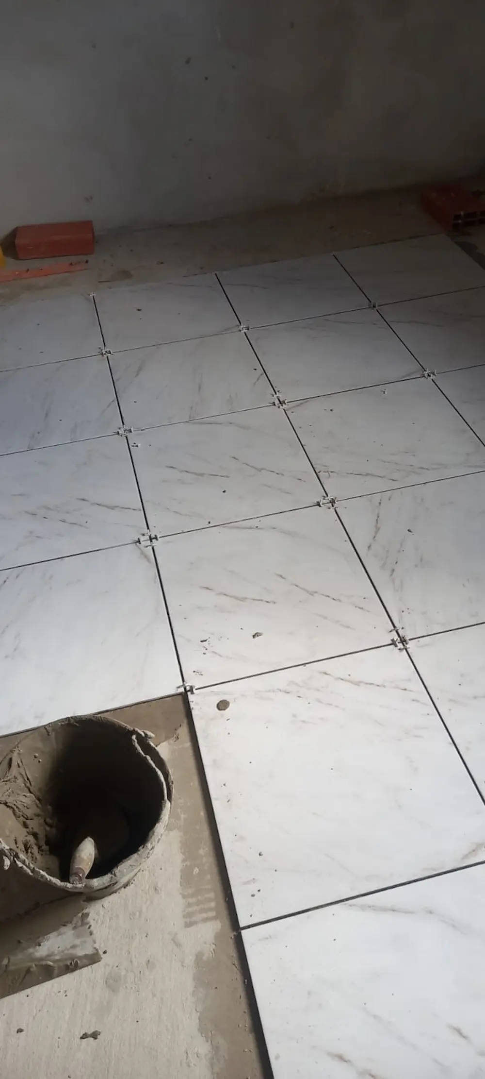 Colocación de pisoa ceramicos grandes